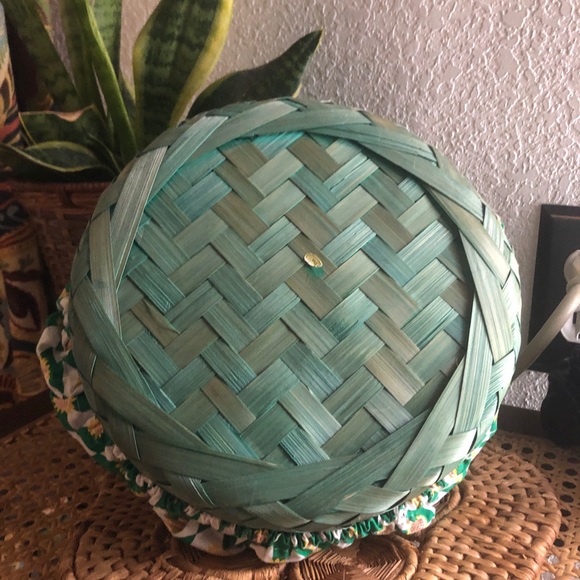 Groovy Vintage Green Sunflower Basket - Picture 12 of 13
